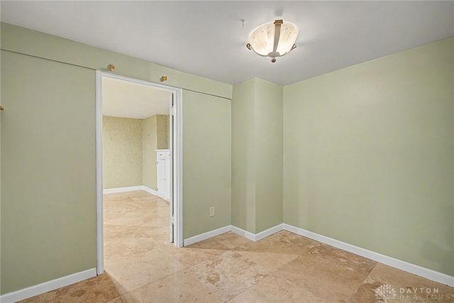 24 Monteray Road, Oakwood, OH 45419