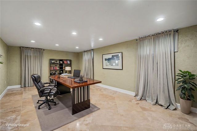 24 Monteray Road, Oakwood, OH 45419