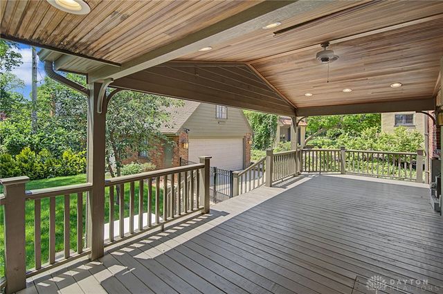 24 Monteray Road, Oakwood, OH 45419