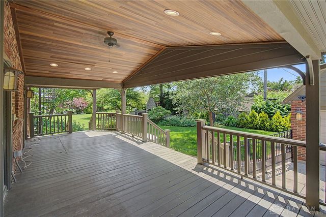 24 Monteray Road, Oakwood, OH 45419