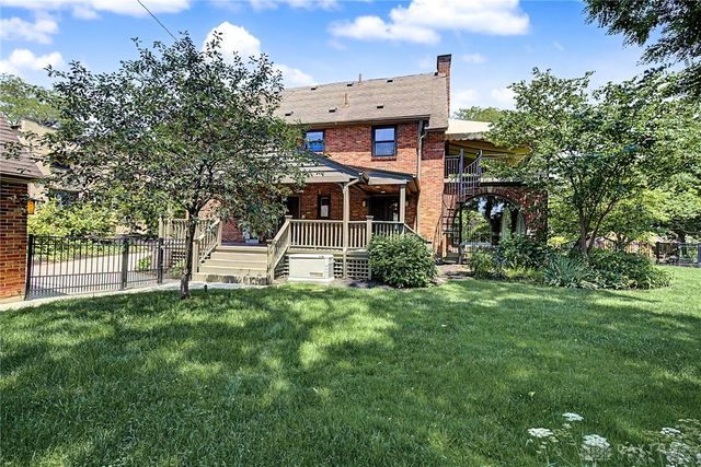 24 Monteray Road, Oakwood, OH 45419