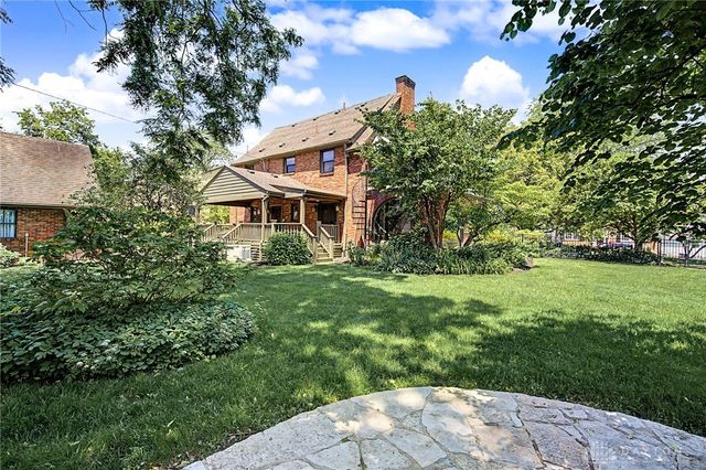 24 Monteray Road, Oakwood, OH 45419