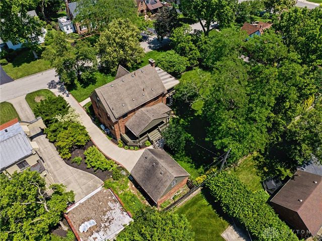 24 Monteray Road, Oakwood, OH 45419