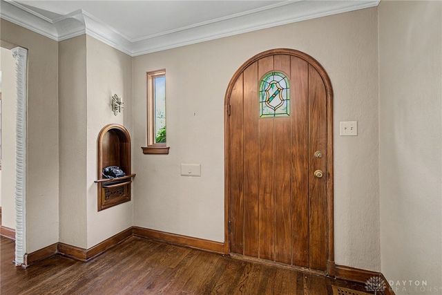24 Monteray Road, Oakwood, OH 45419