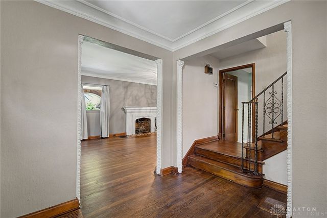 24 Monteray Road, Oakwood, OH 45419