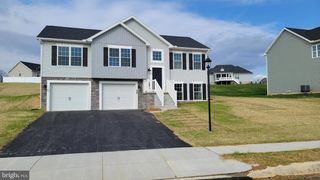575 LEDGER DR #45, Hanover, PA 17331