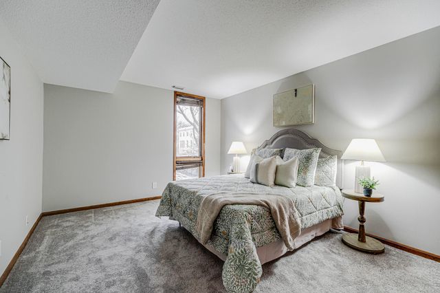 232 W Franklin Avenue 303, Minneapolis, MN 55404