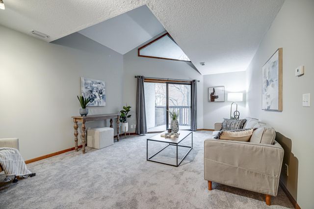232 W Franklin Avenue 303, Minneapolis, MN 55404