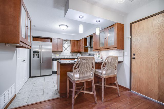 232 W Franklin Avenue 303, Minneapolis, MN 55404