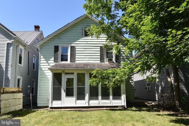 325 FOURTH ST, Waynesboro, PA 17268
