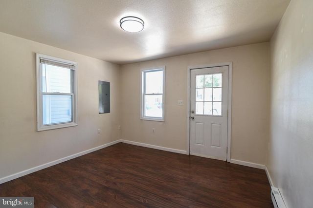 325 FOURTH ST, Waynesboro, PA 17268