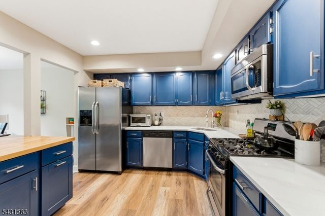40 Lexington Ln D, West Milford Twp., NJ 07480