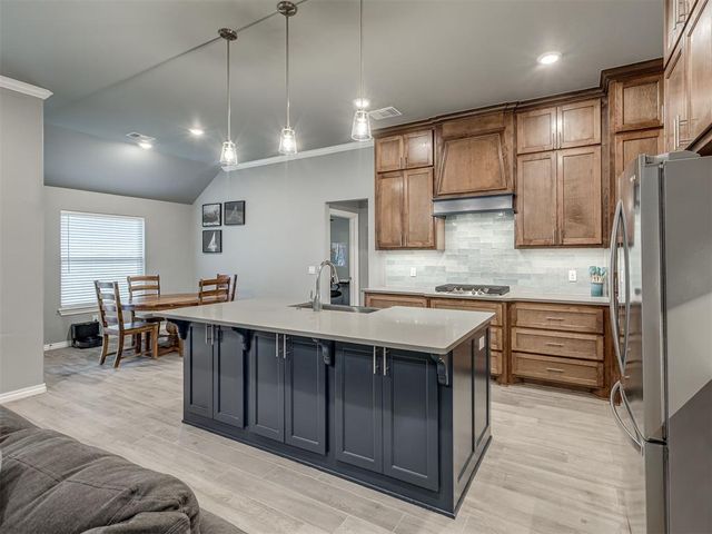 9321 NW 90th Street, Yukon, OK 73099