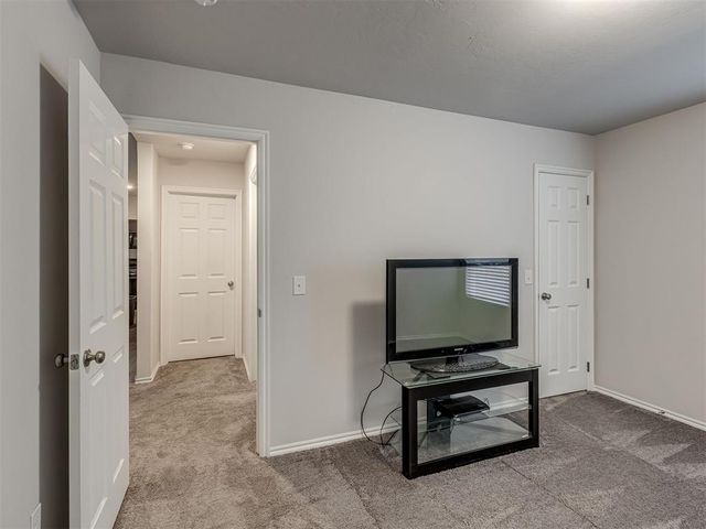 9321 NW 90th Street, Yukon, OK 73099