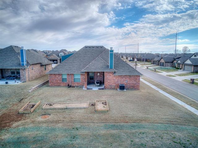 9321 NW 90th Street, Yukon, OK 73099