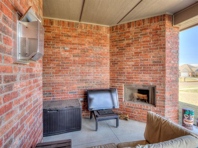 9321 NW 90th Street, Yukon, OK 73099