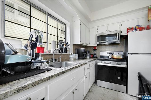 42 Lakeshore Drive, Haledon, NJ 07508