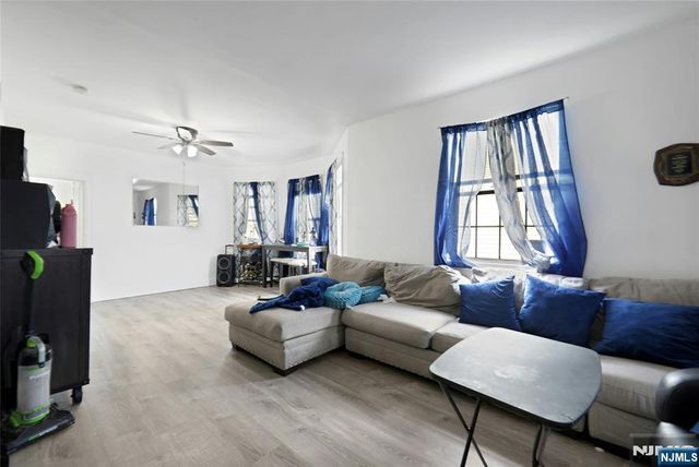 42 Lakeshore Drive, Haledon, NJ 07508