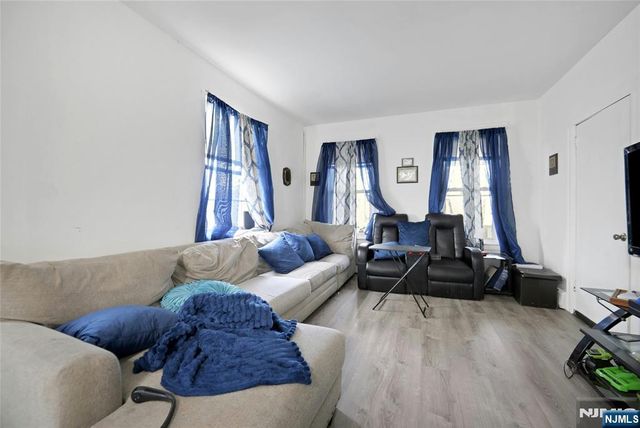 42 Lakeshore Drive, Haledon, NJ 07508