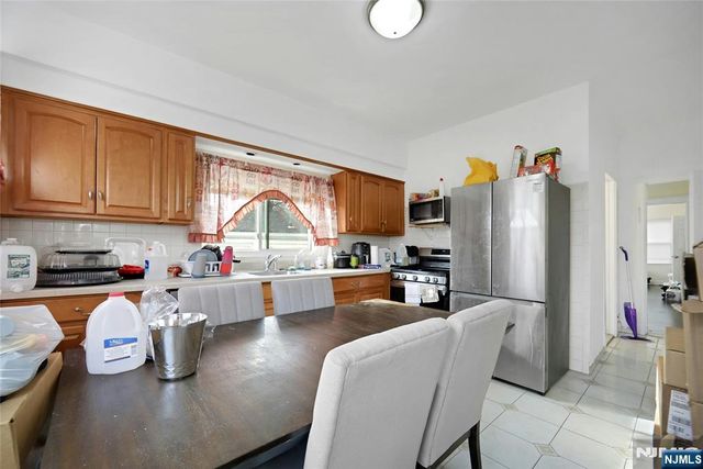 42 Lakeshore Drive, Haledon, NJ 07508