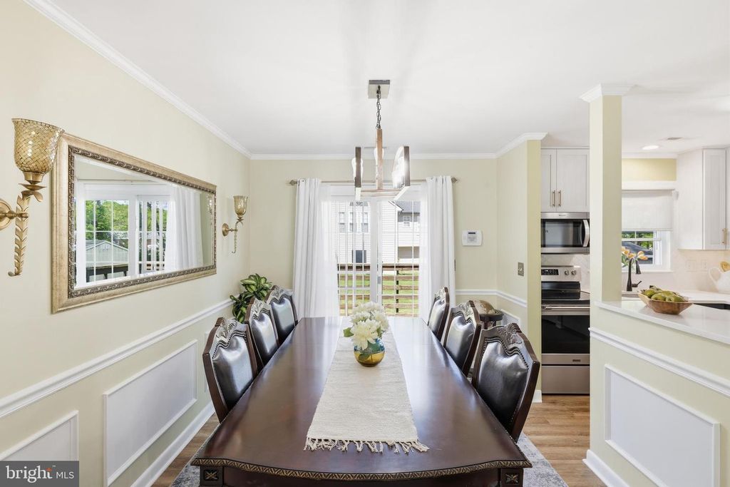 Image 13 of property listing at 430 AZALEA PL, Glen Burnie, MD 21060