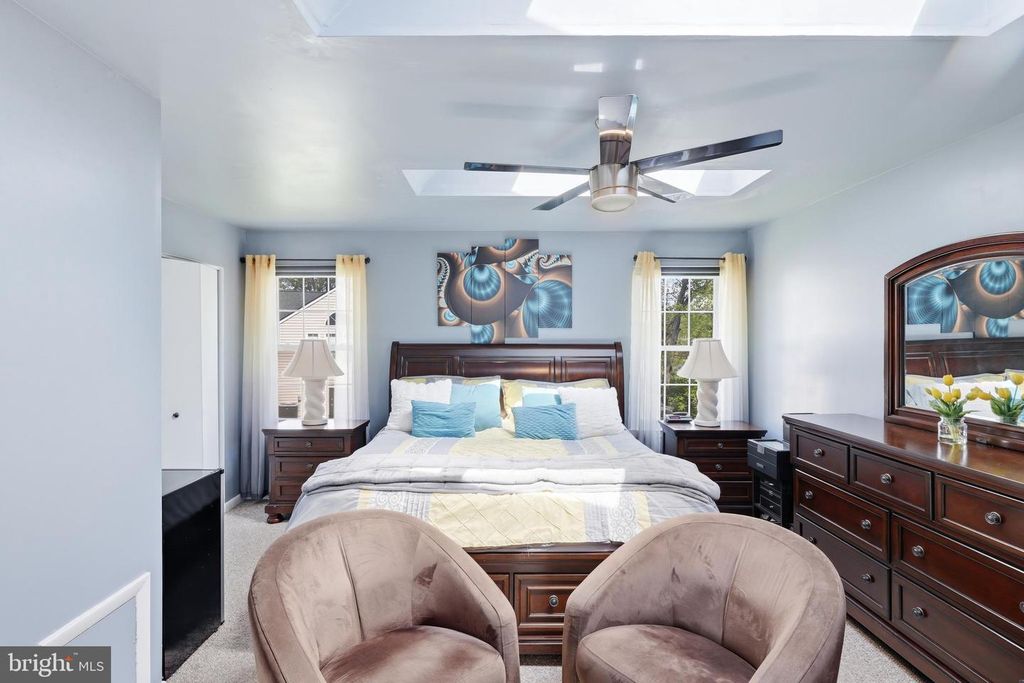 Image 16 of property listing at 430 AZALEA PL, Glen Burnie, MD 21060