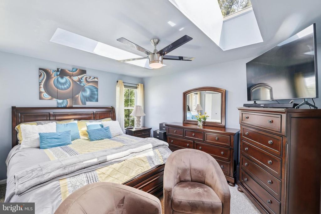 Image 17 of property listing at 430 AZALEA PL, Glen Burnie, MD 21060