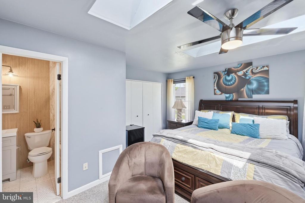 Image 18 of property listing at 430 AZALEA PL, Glen Burnie, MD 21060