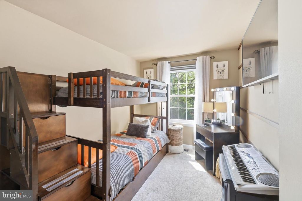 Image 22 of property listing at 430 AZALEA PL, Glen Burnie, MD 21060