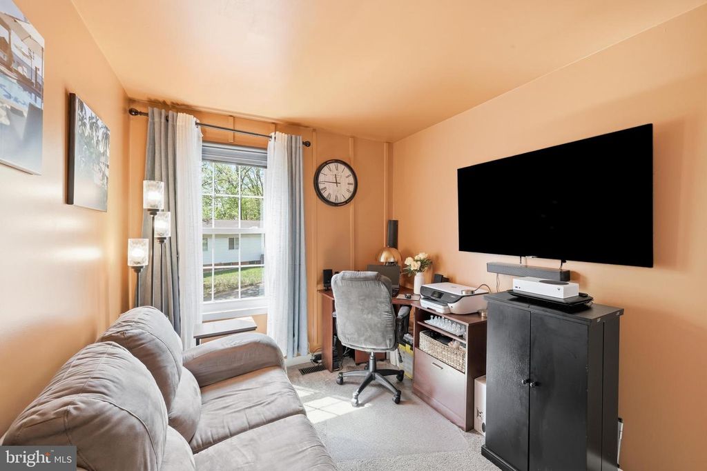 Image 23 of property listing at 430 AZALEA PL, Glen Burnie, MD 21060