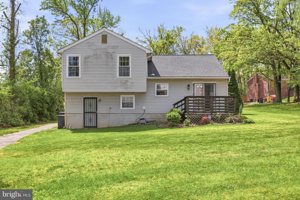 Image 33 of property listing at 430 AZALEA PL, Glen Burnie, MD 21060