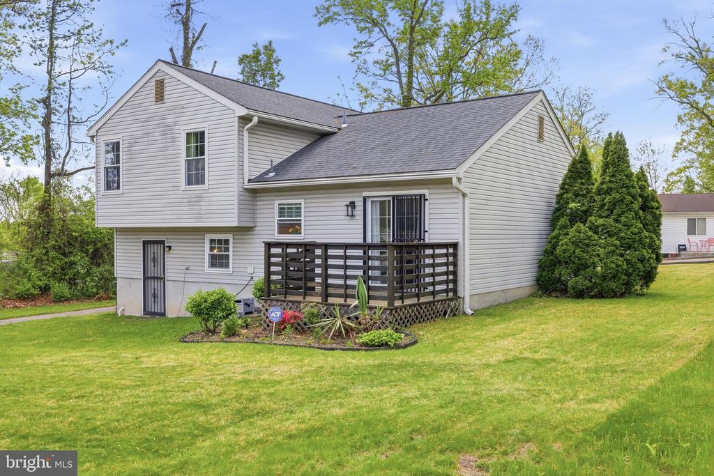 Image 34 of property listing at 430 AZALEA PL, Glen Burnie, MD 21060