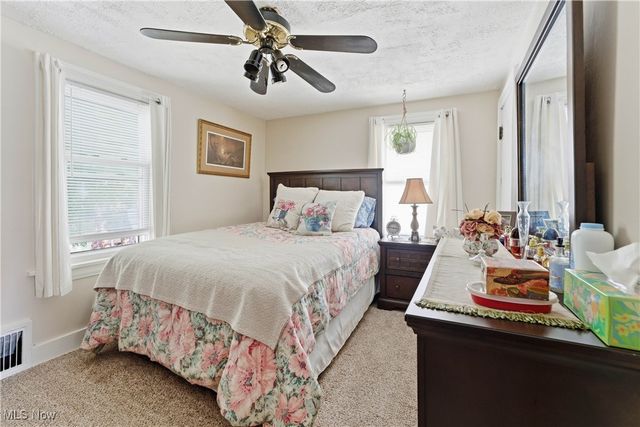 37 Selden Avenue, Akron, OH 44301