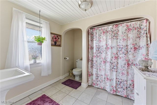 37 Selden Avenue, Akron, OH 44301