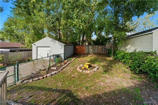 37 Selden Avenue, Akron, OH 44301