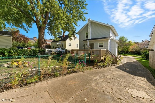 37 Selden Avenue, Akron, OH 44301