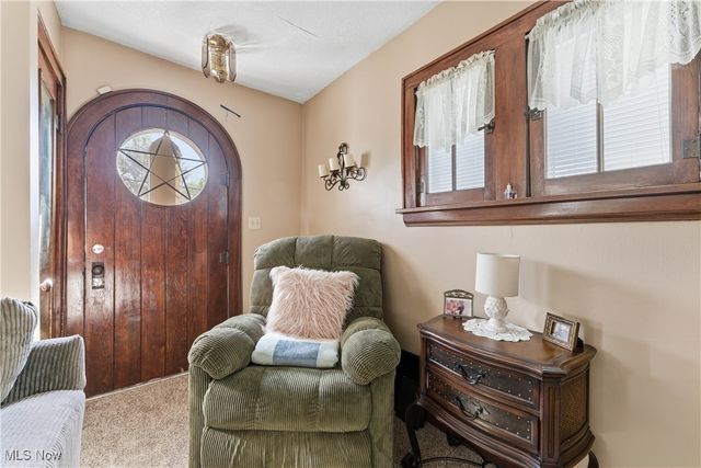 37 Selden Avenue, Akron, OH 44301