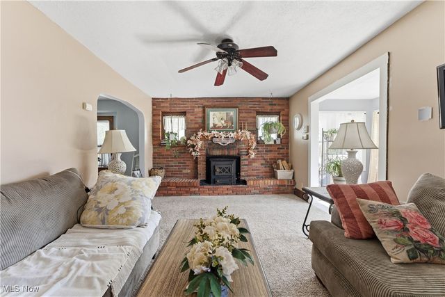 37 Selden Avenue, Akron, OH 44301