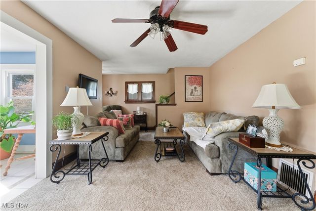 37 Selden Avenue, Akron, OH 44301