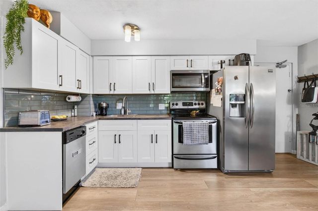 11447 PARK BOULEVARD 210, Seminole, FL 33772