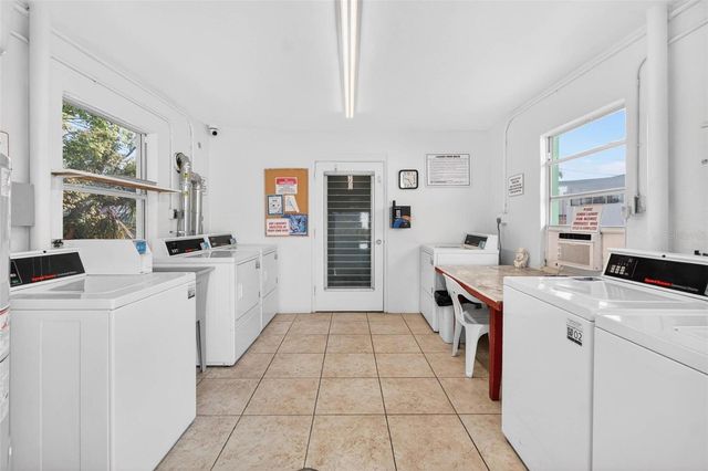 11447 PARK BOULEVARD 210, Seminole, FL 33772