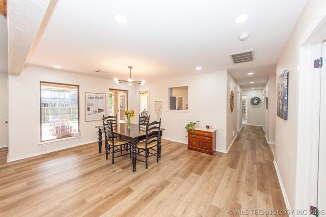 5912 E 80th Street, Tulsa, OK 74136