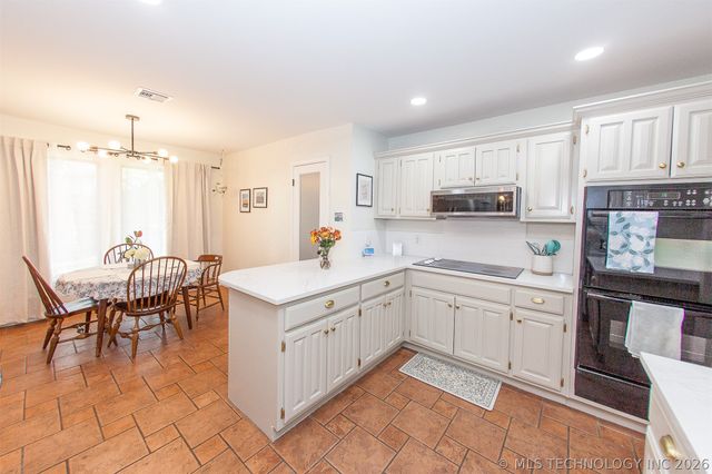 5912 E 80th Street, Tulsa, OK 74136