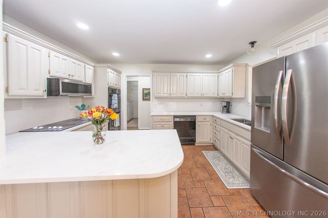 5912 E 80th Street, Tulsa, OK 74136