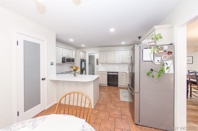 5912 E 80th Street, Tulsa, OK 74136