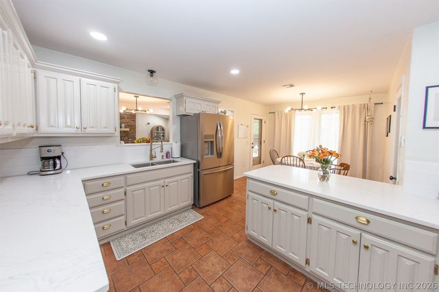 5912 E 80th Street, Tulsa, OK 74136