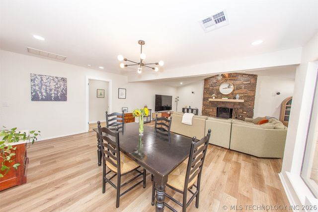 5912 E 80th Street, Tulsa, OK 74136