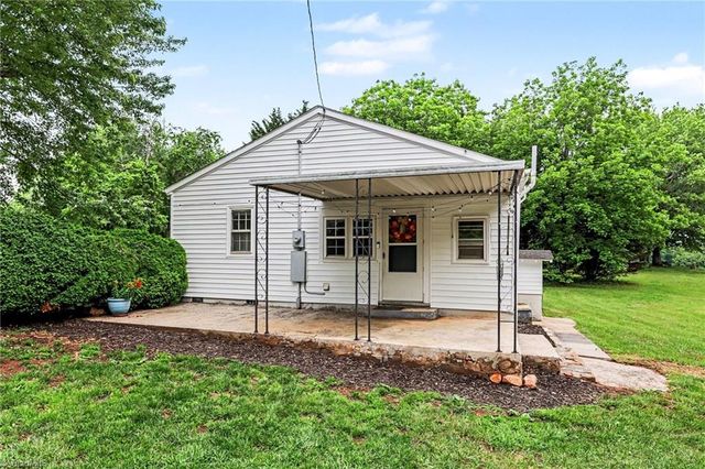 3389 NC Highway 704 E, Lawsonville, NC 27022