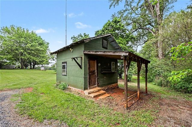 3389 NC Highway 704 E, Lawsonville, NC 27022