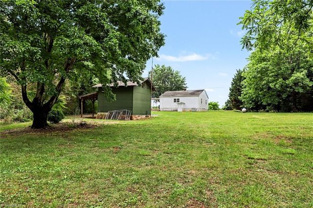 3389 NC Highway 704 E, Lawsonville, NC 27022